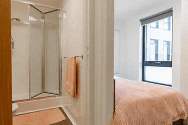 Standard En Suite - Image 5